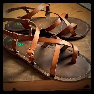 Plume by FarylRobin Sandals